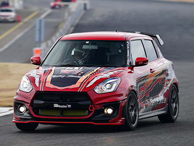 オートバックス_スポーツコンパクトフェア2021_SUZUKIスイフトスポーツ